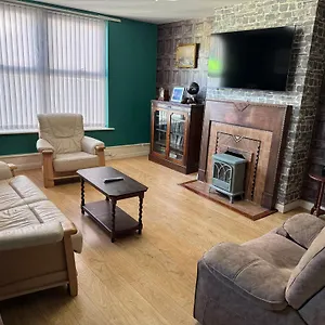  Apartment Hope St